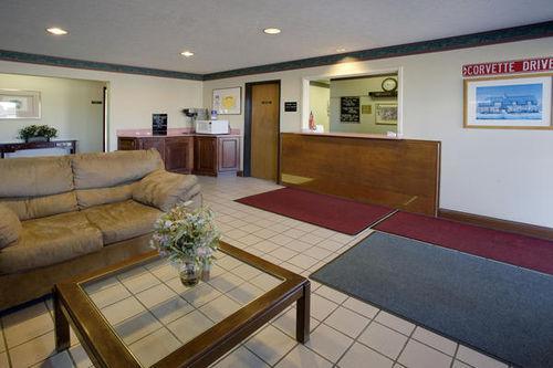 Super 8 South By Wyndham Hotel Bowling Green Interior photo
